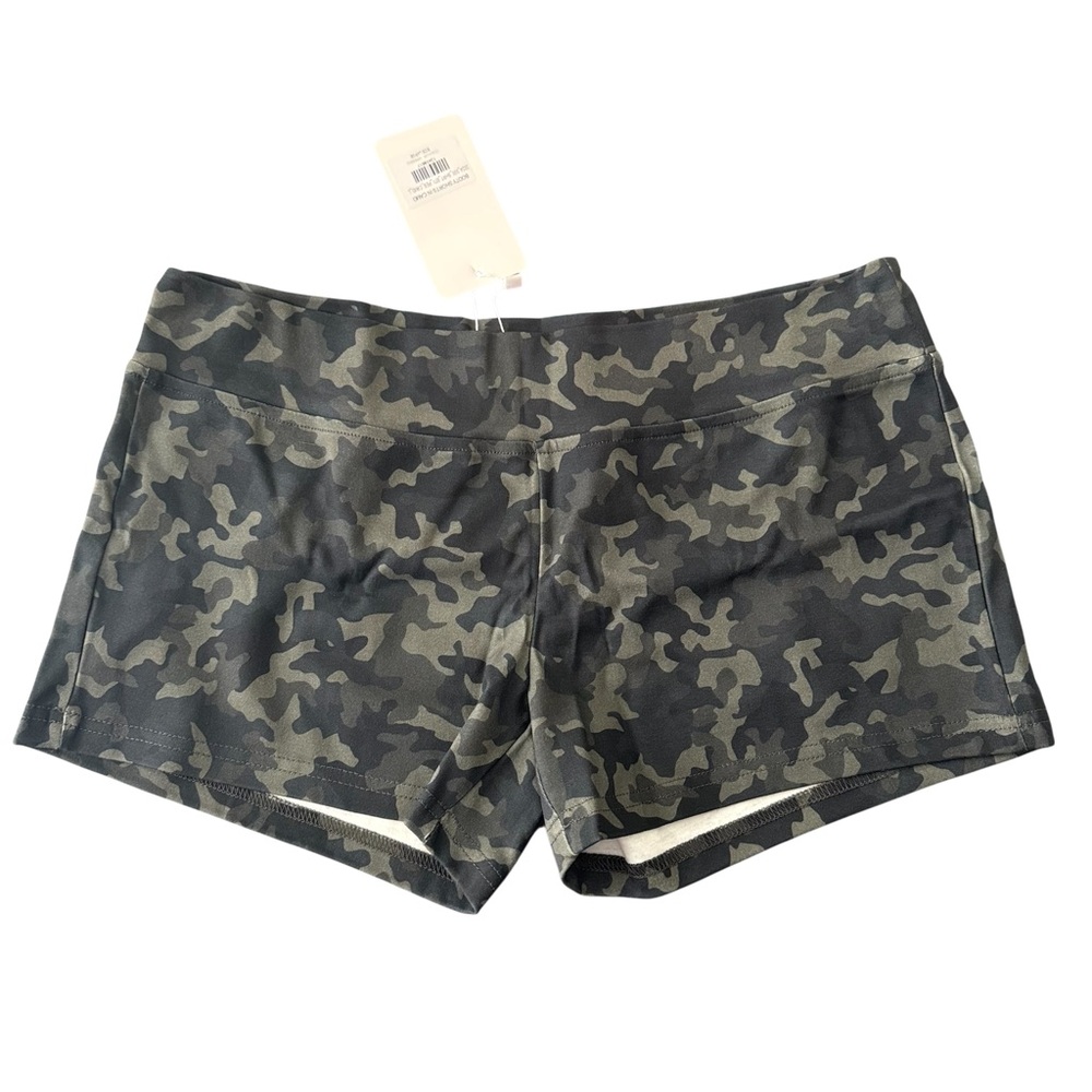 NiiHAi Camo Shorts